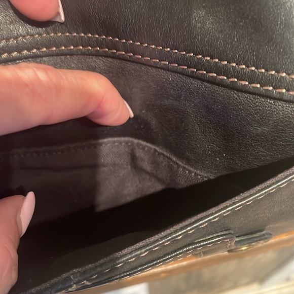 Fossil Black Smooth Leather Shoulder Bag EUC - Picture 7 of 14